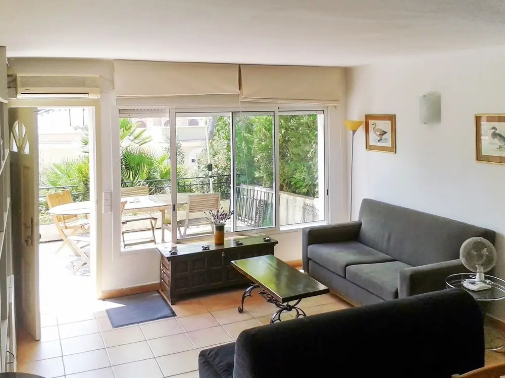 Elegant Apartment in the Heart of the Costa Brava With 2 Bedrooms - 10