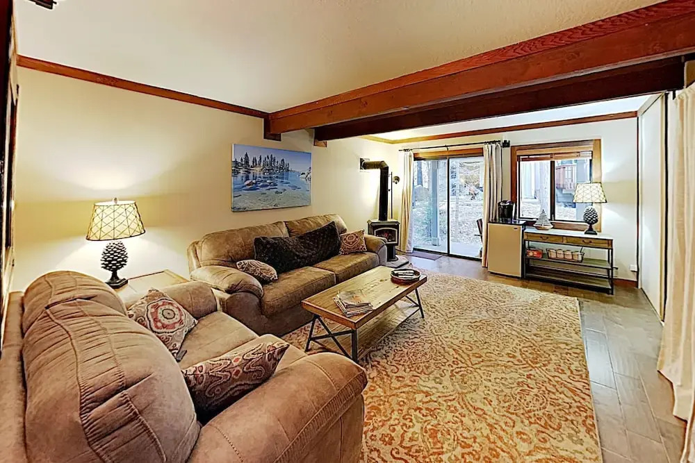 Brookside Townhome: 3 Beaches & Skiing Nearby townhouse