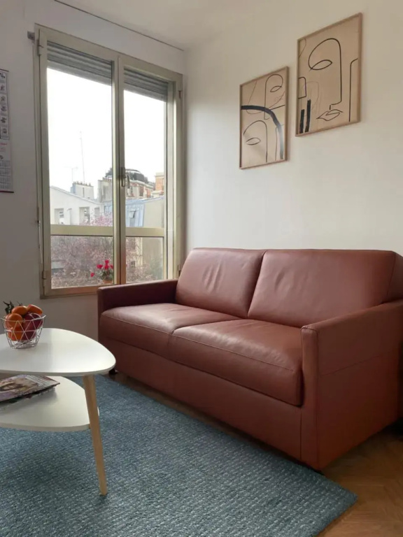 Sweet house in Paris