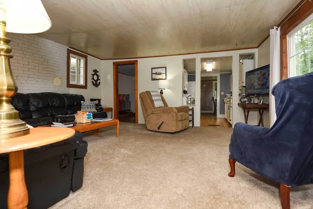 Life on the Lake With Private Dock & Fire Pit!