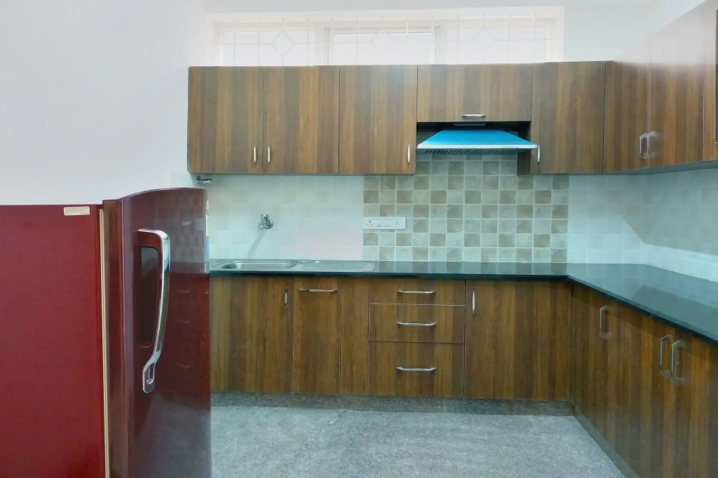 Hotel Kings Suites By OYO Rooms