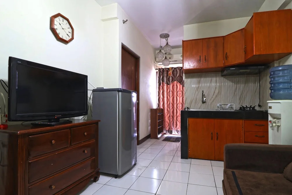 Minimalist and Cozy Studio Apartment at Gateway Ahmad Yani By Travelio
