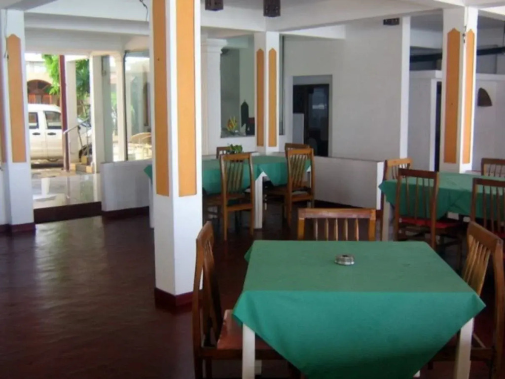 Royal Beach Hotel Hikkaduwa