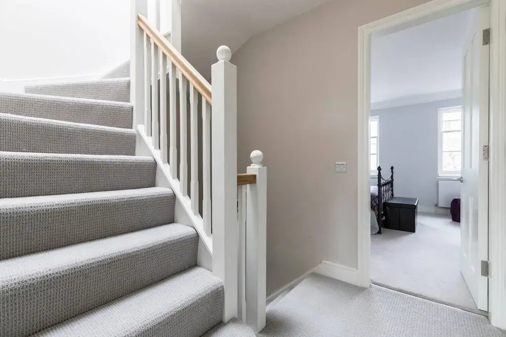 Gorgeous 5BR home with garden and parking in Battersea