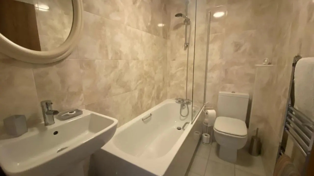 Comfy 2 bed house located at Wareham train station