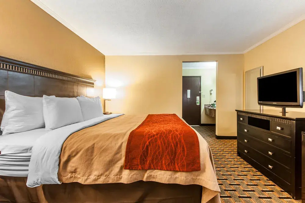 Comfort Inn & Suites Cleveland
