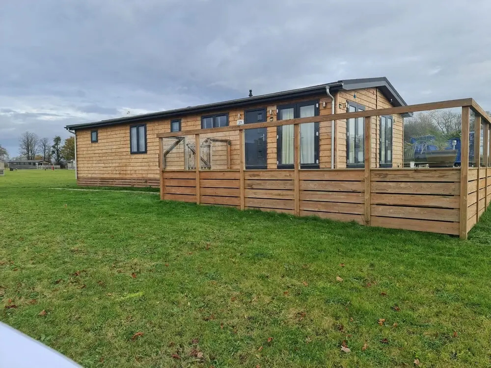Charming 3-bed Lodge in Bury Saint Edmunds