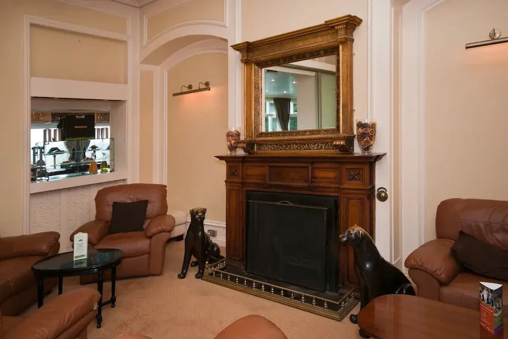 Longmynd Hotel