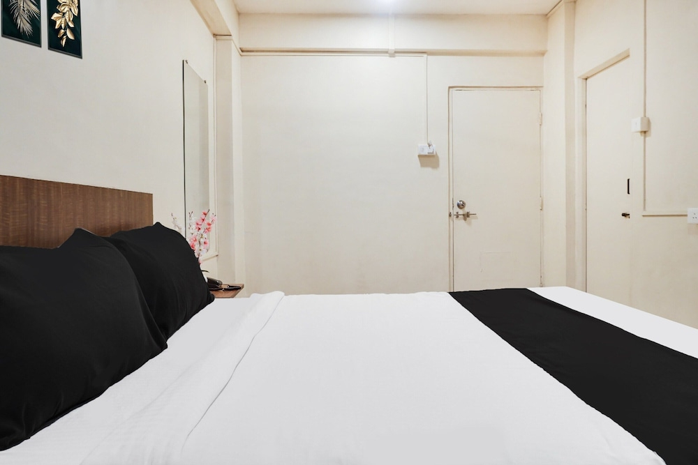 Super Hotel O Jadhav Nagar Near Sinhgad College