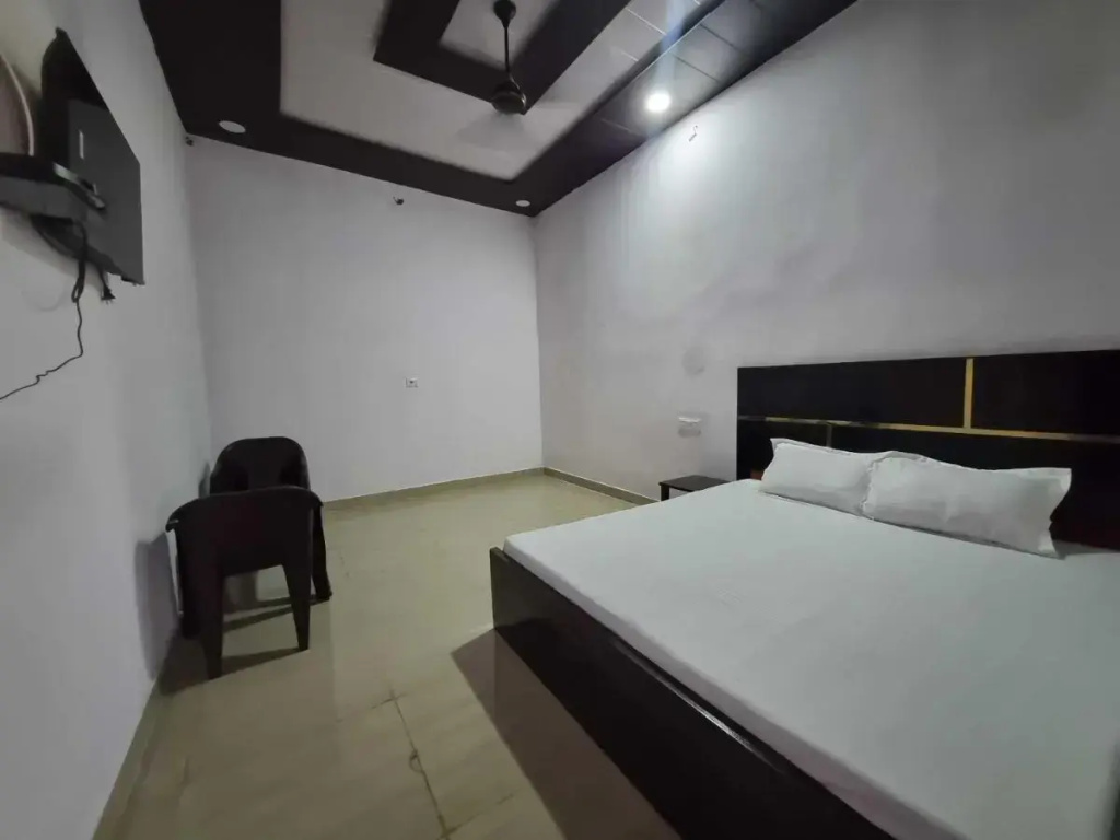 Oyo 701386 Hotel Shiva & Restaurant