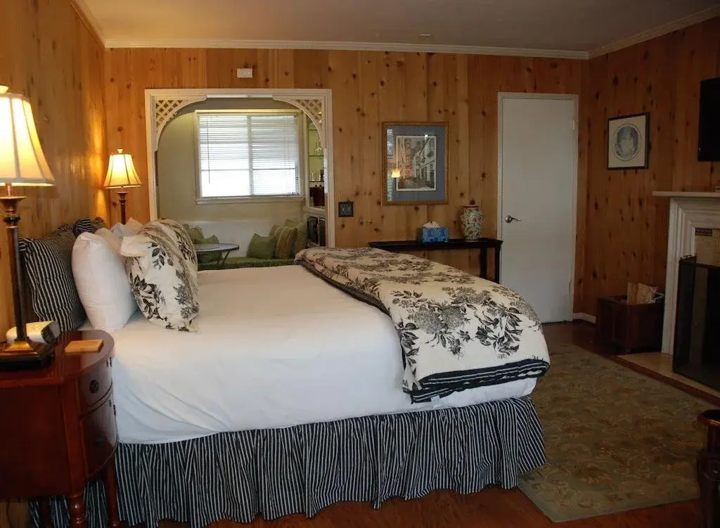 Carmel Garden Inn