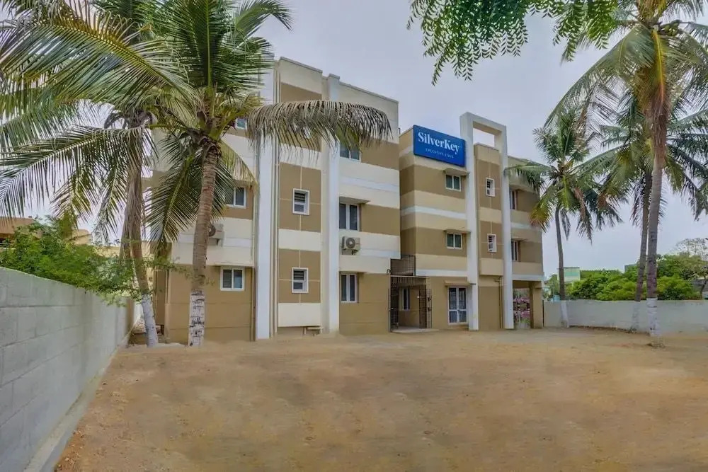 Silverkey Pallikaranai By OYO Rooms