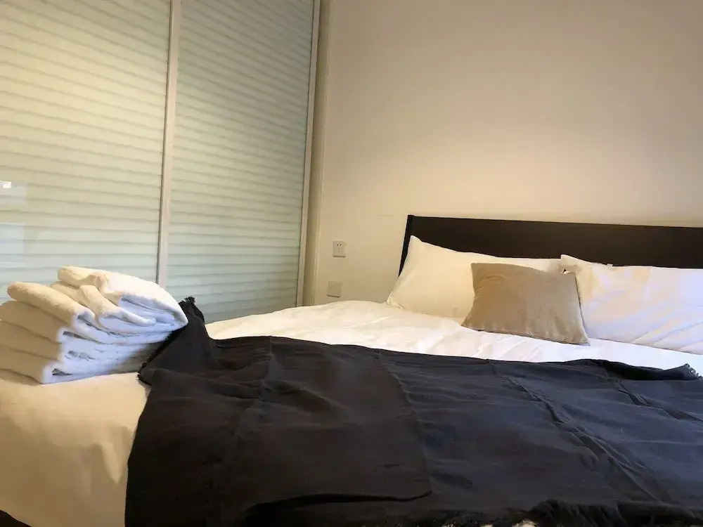 Henry's Apartment- Executive 717