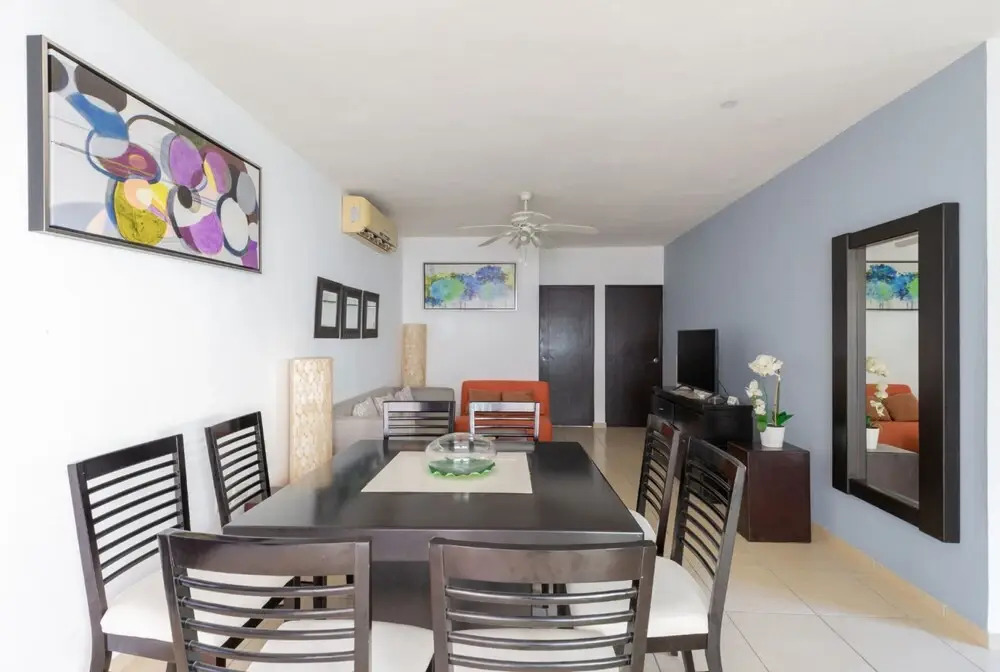 Spacious 2BR Condo Well-located Wifi Concierge