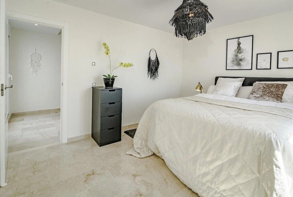 Ar23 - Holiday Flat, Puerto Banus by Roomservices