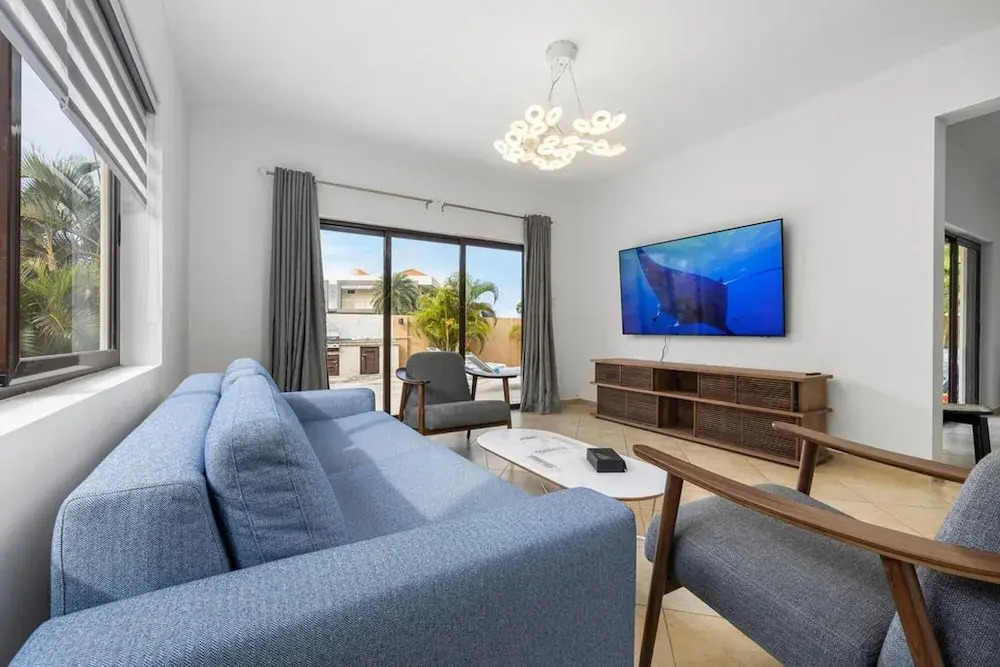 4BR Villa Gold Coast w Pool