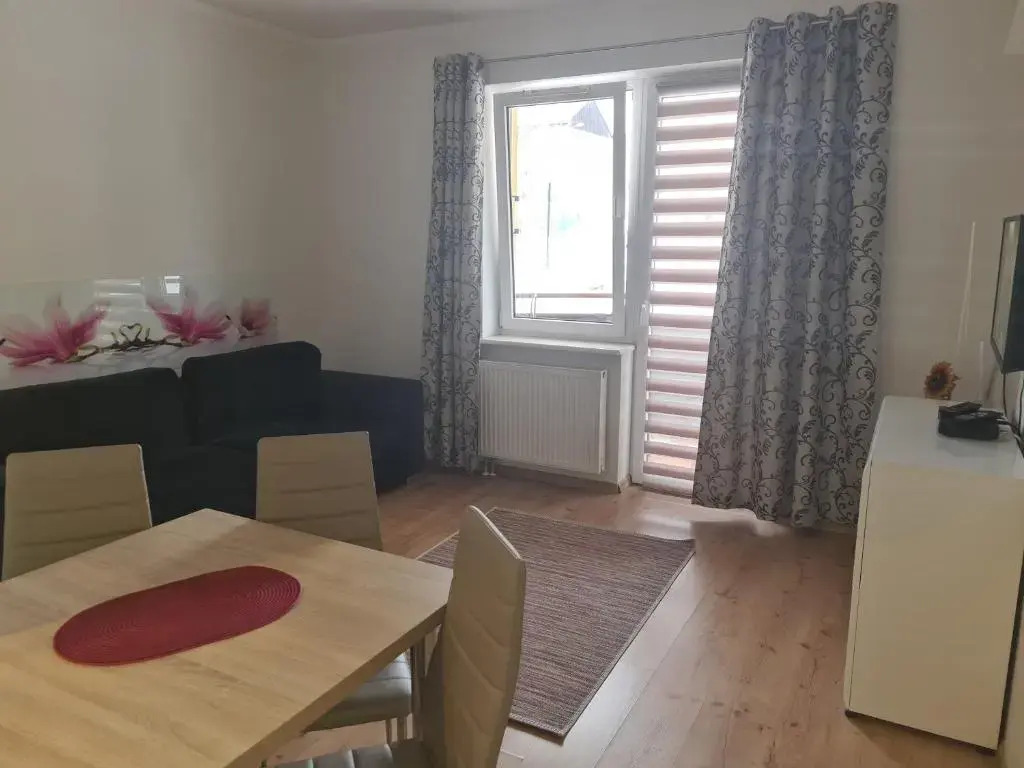 Apartament z garażem podziemnym - Augustowska