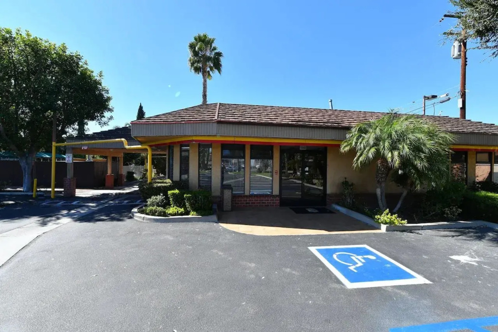 Costa Mesa Inn - Newport Beach Area