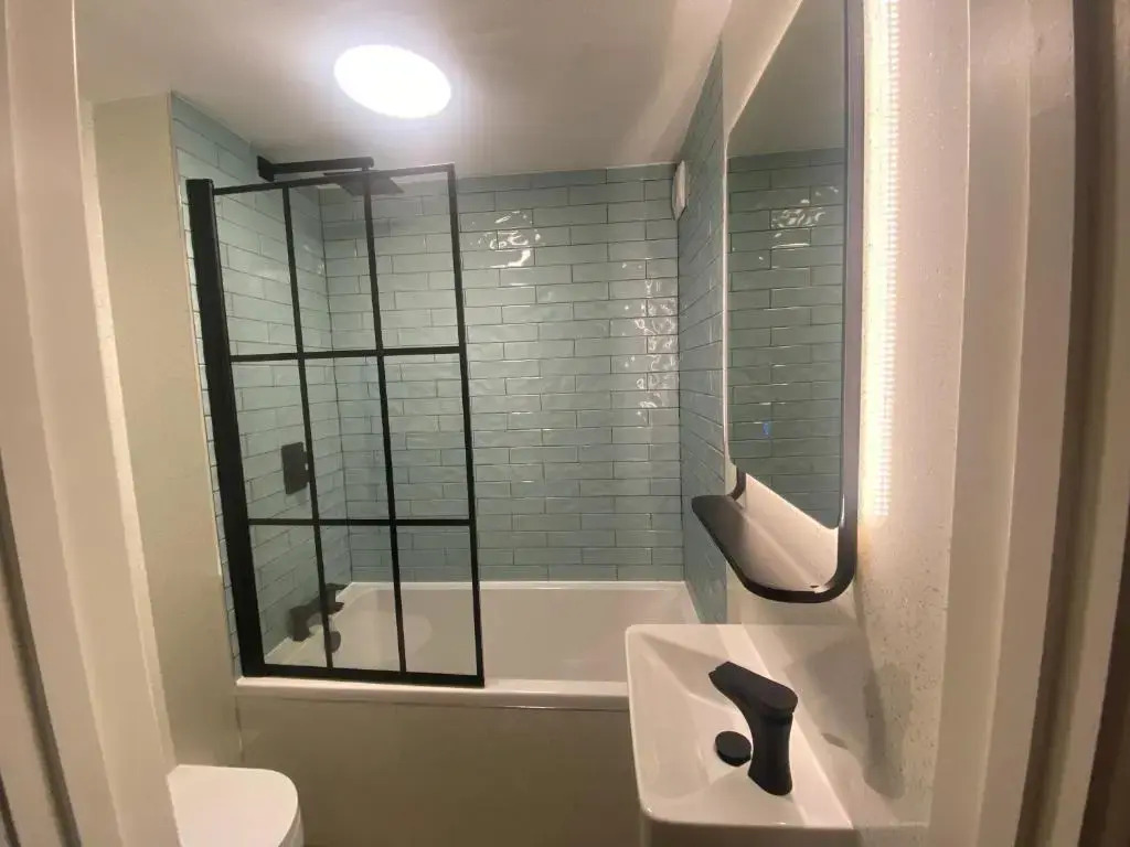 Lovely 3 bed ground floor flat with free parking