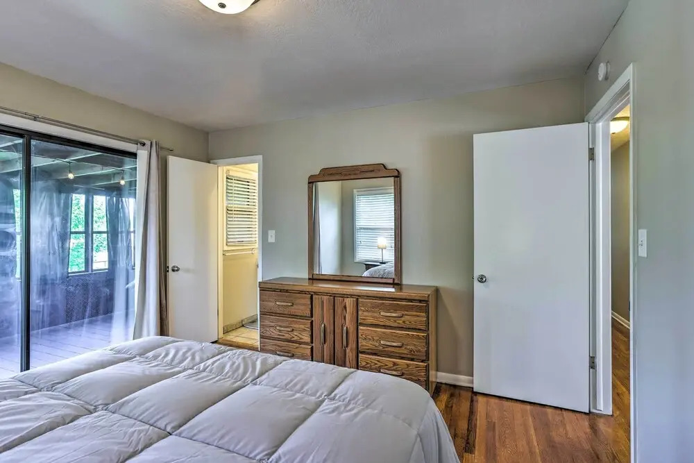 Family-friendly Omaha Home ~ 5 Mi to Dtwn!