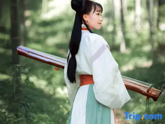 Tingjian·Shanchuan Luxury Wild Stream Trekking Homestay (Anji Cloud Grassland Branch)