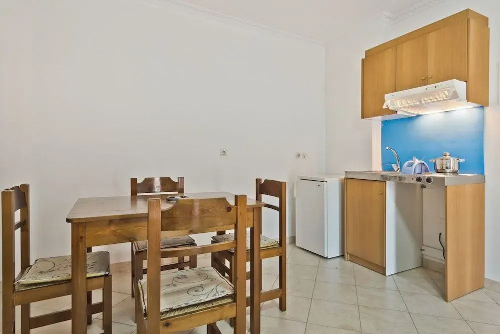 Fronis Apartment