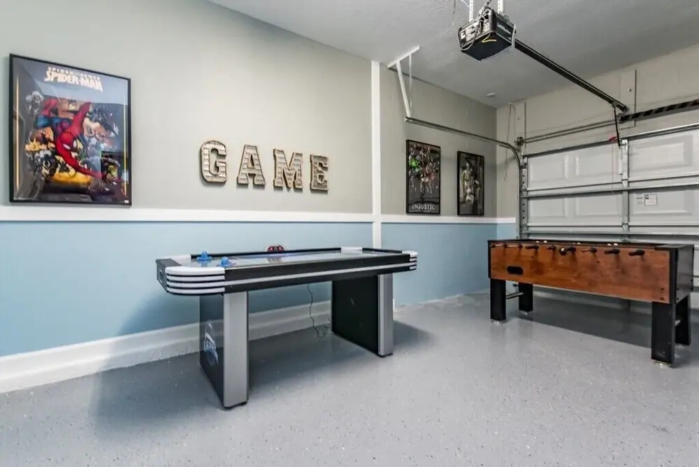 5 Bedroom 5 Bathroom in Storey Lake 4740shd