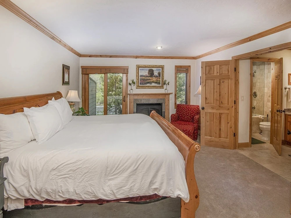 Coldstream Townhome 19