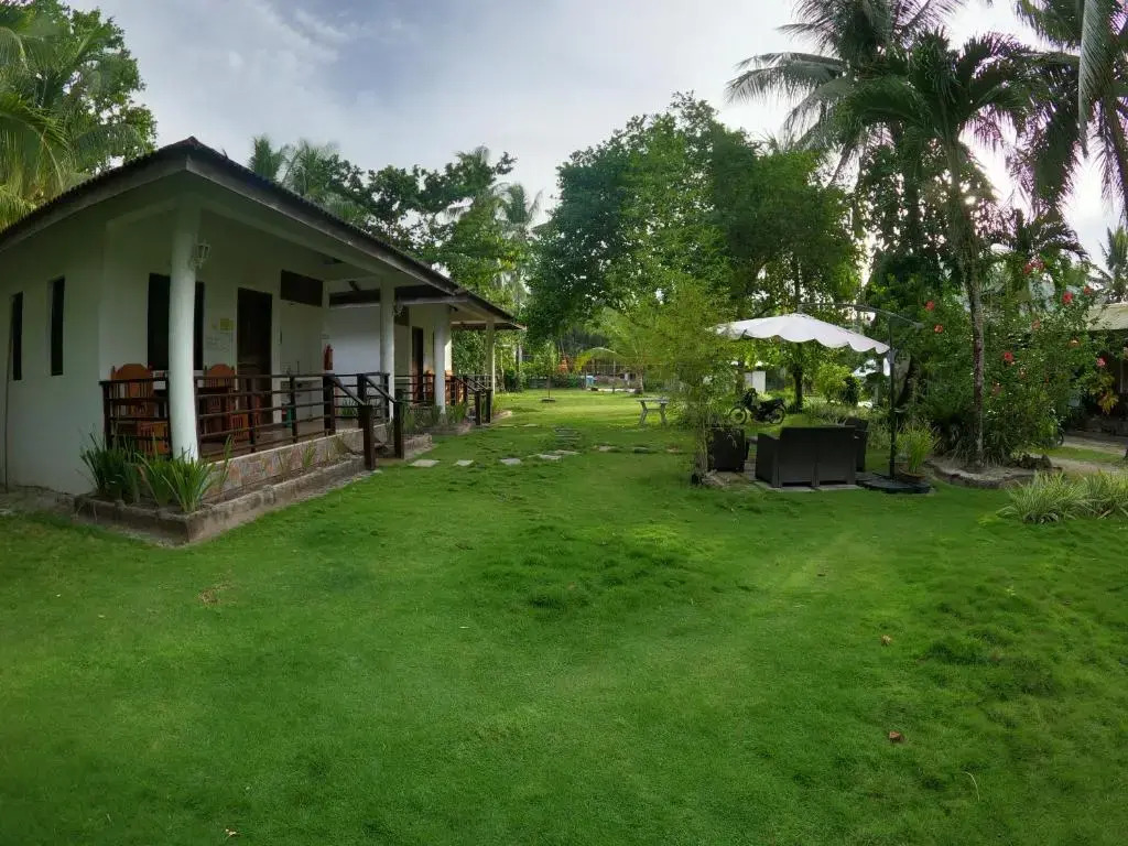 Shats Guesthouse Siargao near Beach