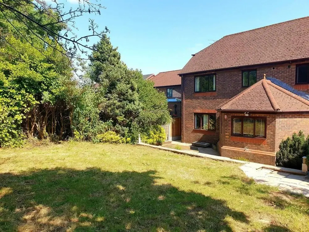 Lovely 4-bed , 3 Bath Villa in Bolton, Manchester