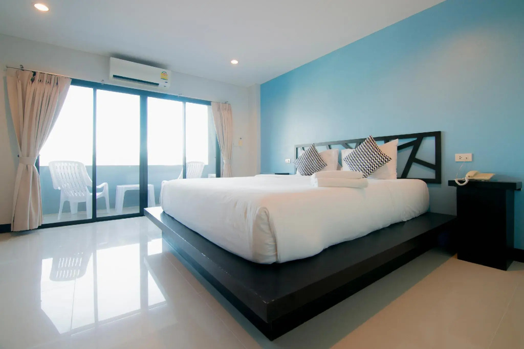 Sleep Whale Hotel