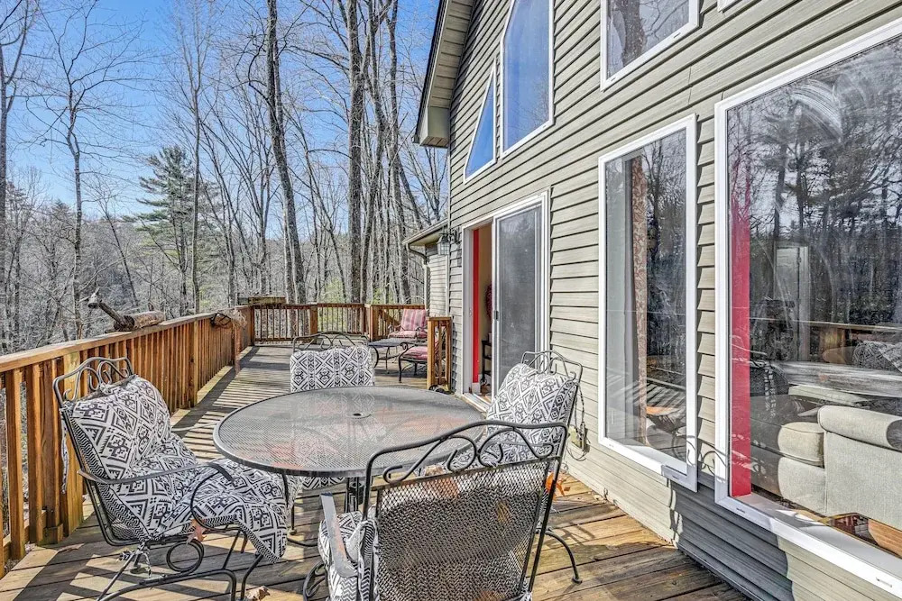 Home w/ Fire Pit & River Access in Sapphire Valley