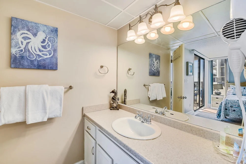 AquaVista Beach Resort by Sand Seeker Vacations