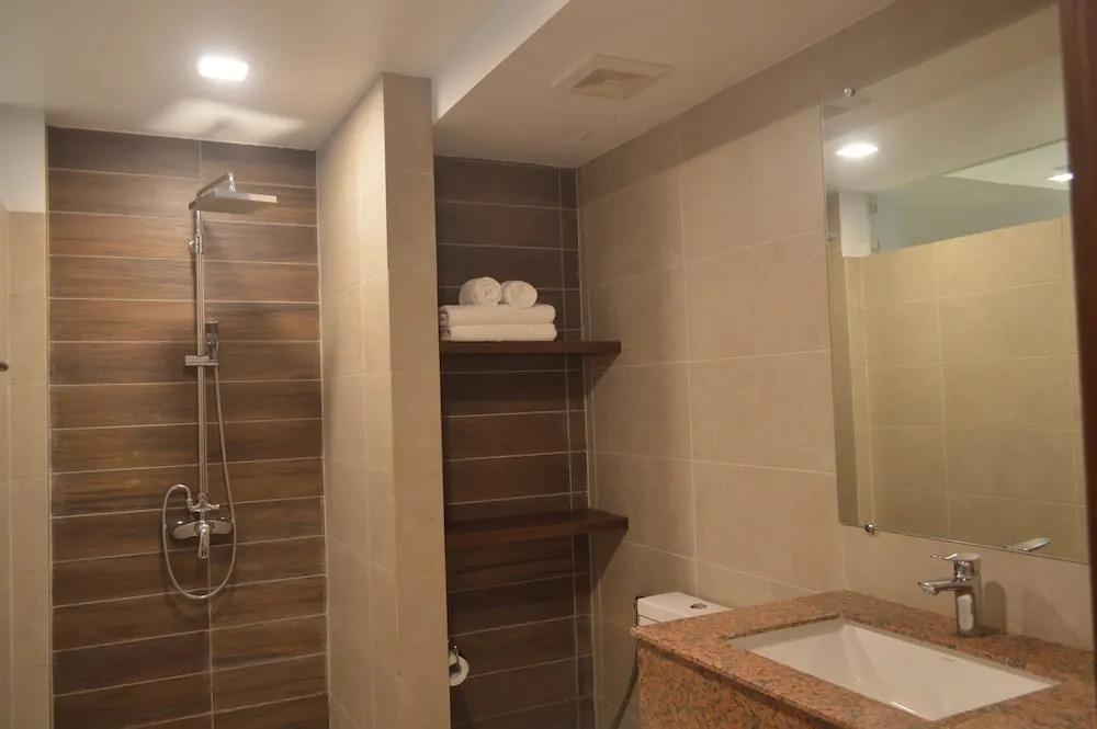 Airport Avenue Hotel