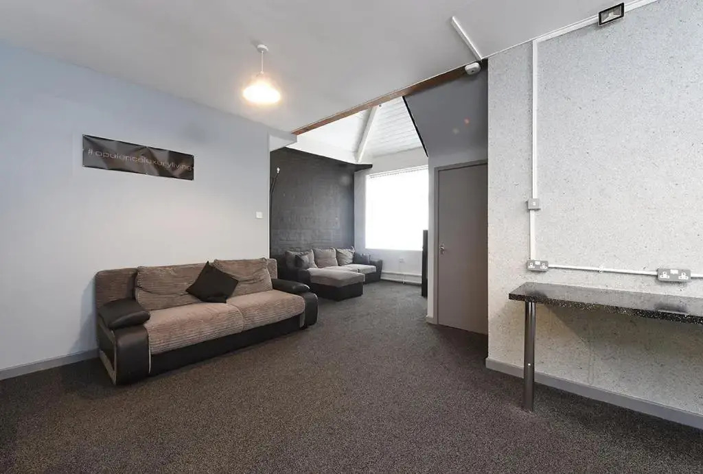 Penthouse Warehouse Slps 18 (61)