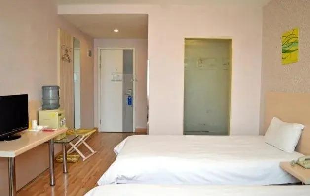 Eaka Hotel 365