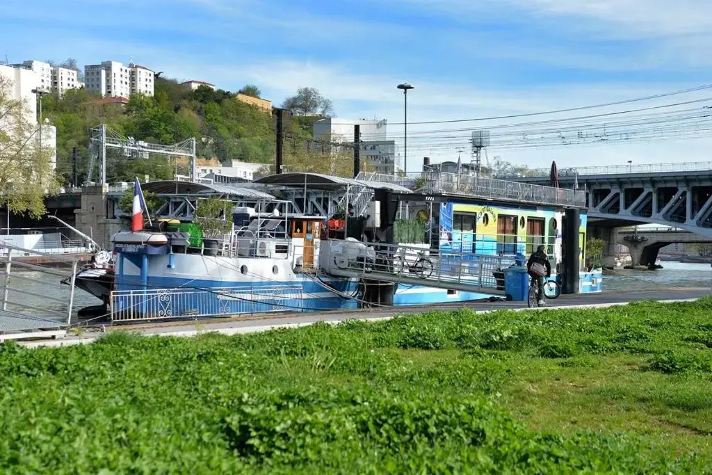 Studio Peniche au coeur de Lyon pour 2 personnes, insolite et calme