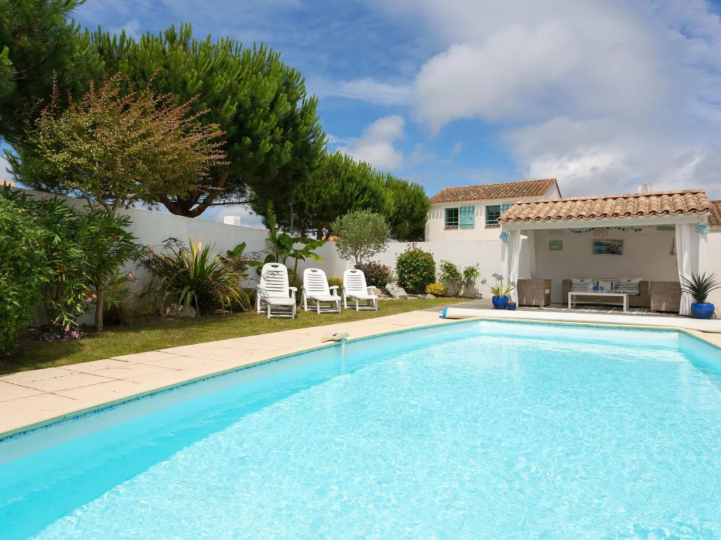 Luxurious Villa With a Dishwasher, Only 3.5km From the Beach