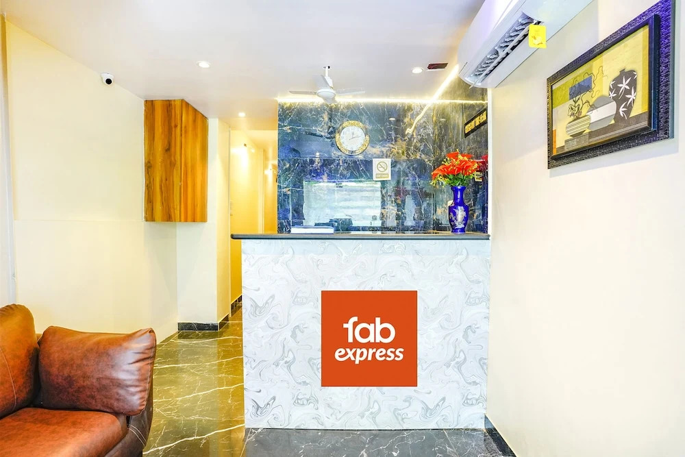FabExpress Emirates Suits