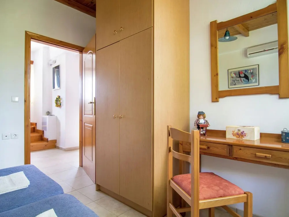 Villa in Lefkogia Crete With Swimming Pool