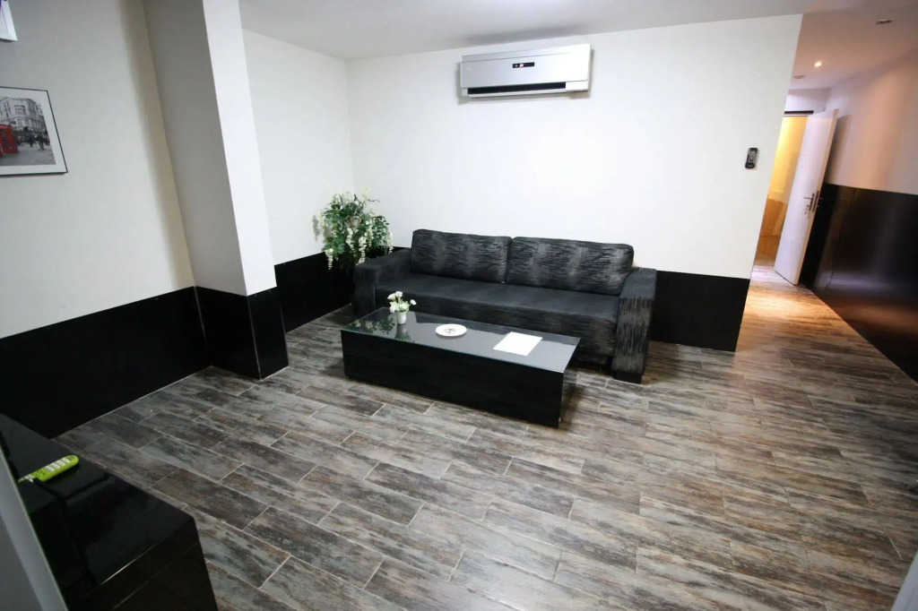 Rich Luxury Suites - Renovated