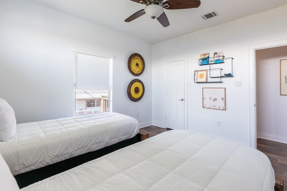 Beach Cottage W/ 3br Ocean View Balcony 3 Bedroom Home by RedAwning