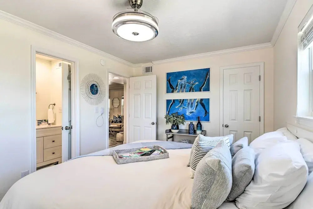 Chic Gulf Shores Condo w/ Pool & Beach Access