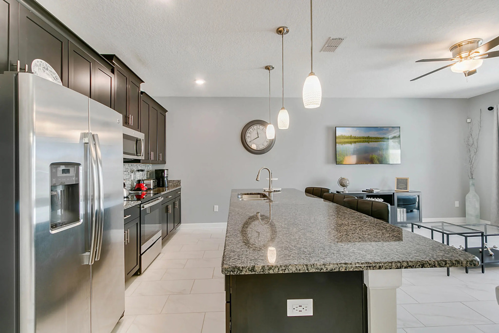 4 Bd 3 Ba Storey Lake 3056 Gs