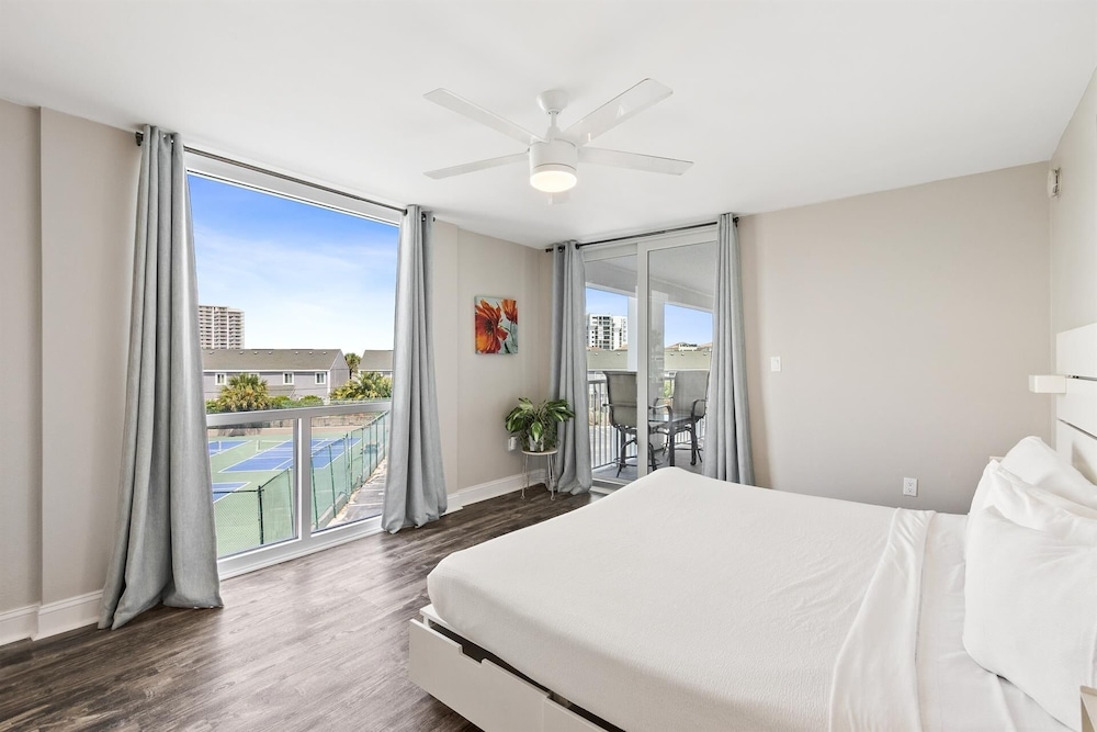 Shoreline Towers 3031 3 Bedroom Condo