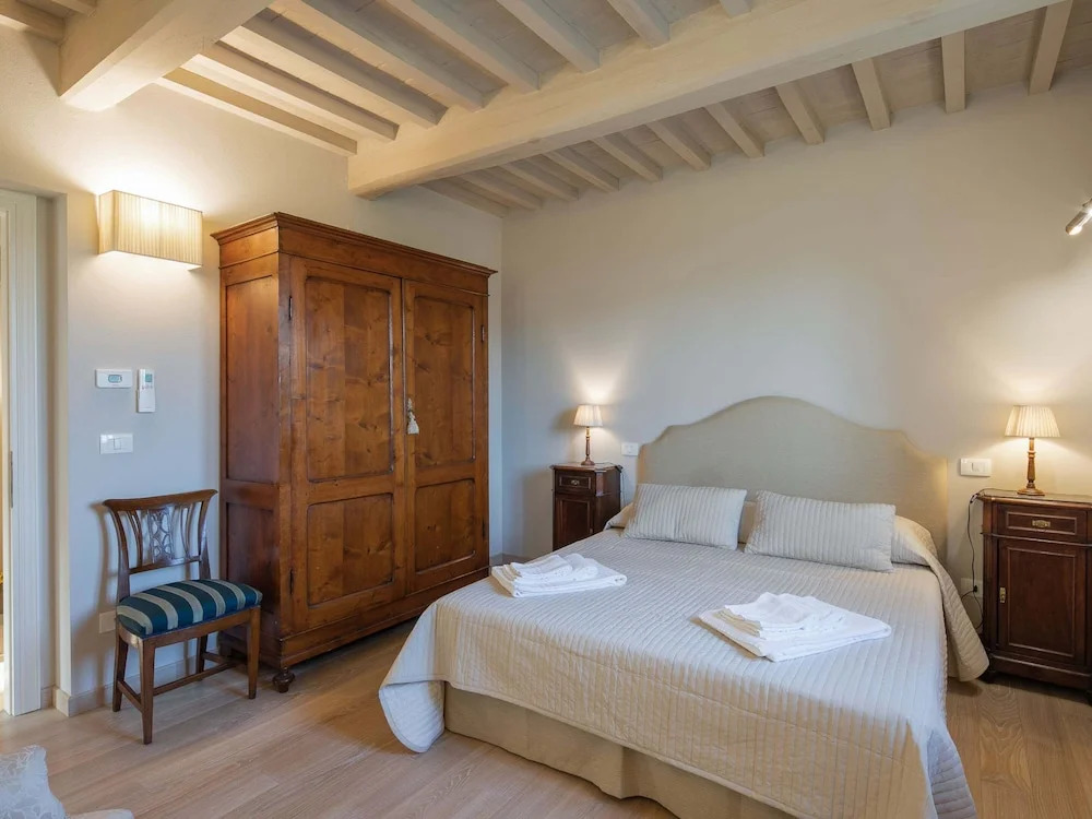 Holiday Home in Cortona With Pool & Valley Views