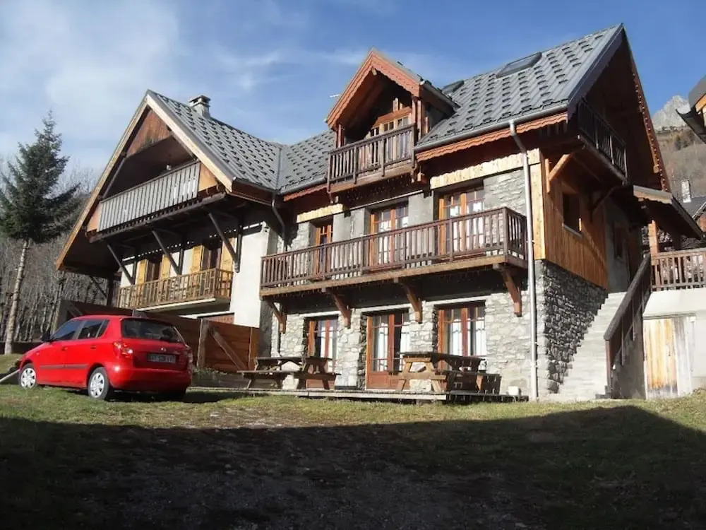 VAUJANYLOCATIONS - Chalets Clovis I & II