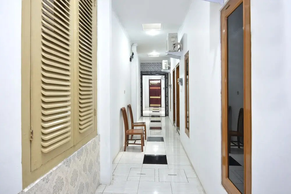 Golden Inn 2 by OYO Rooms