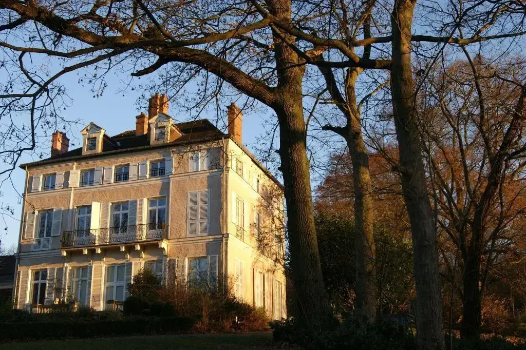 Le Chateau De La Vierge