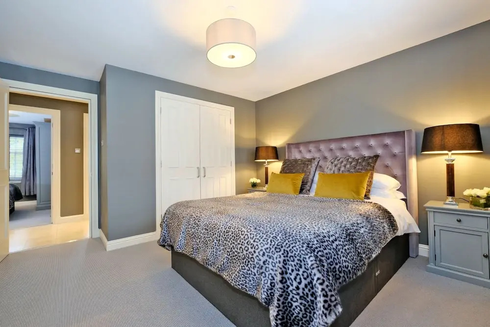 Sensational Aberdeen Home With Furnished Balcony